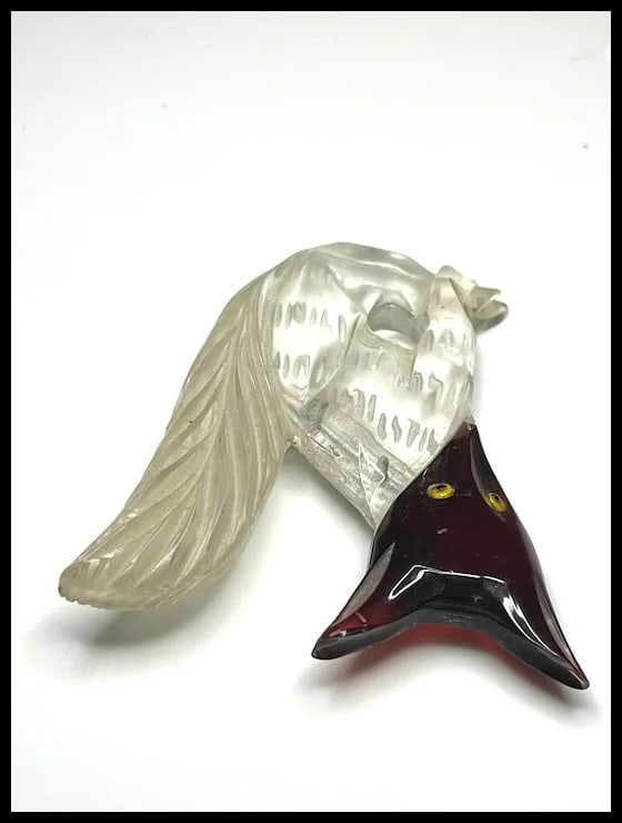 Vintage Lucite Carved Sly Fox Brooch/Pin - 4