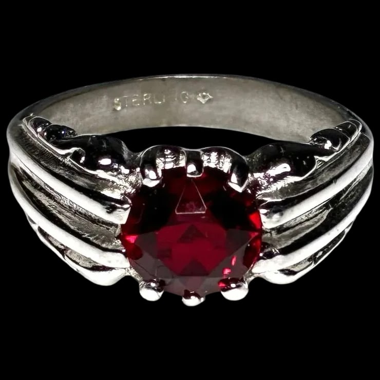 Vintage Sterling Silver Red Stone Ring (1 of 6)