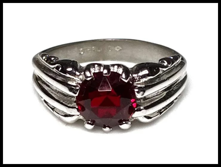 Vintage Sterling Silver Red Stone Ring - 3
