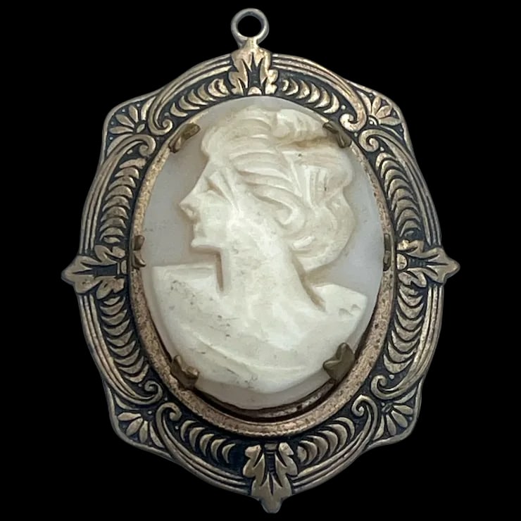 Vintage Ivory Colored Shell Pendant (1 of 5)