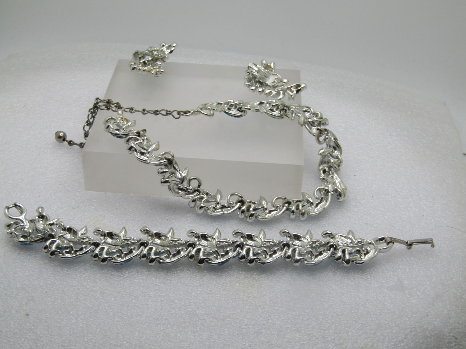 Vintage Enameled Leaf &Ridge Accents Bracelet/Earrings, Signed BSK , 1960's - 8