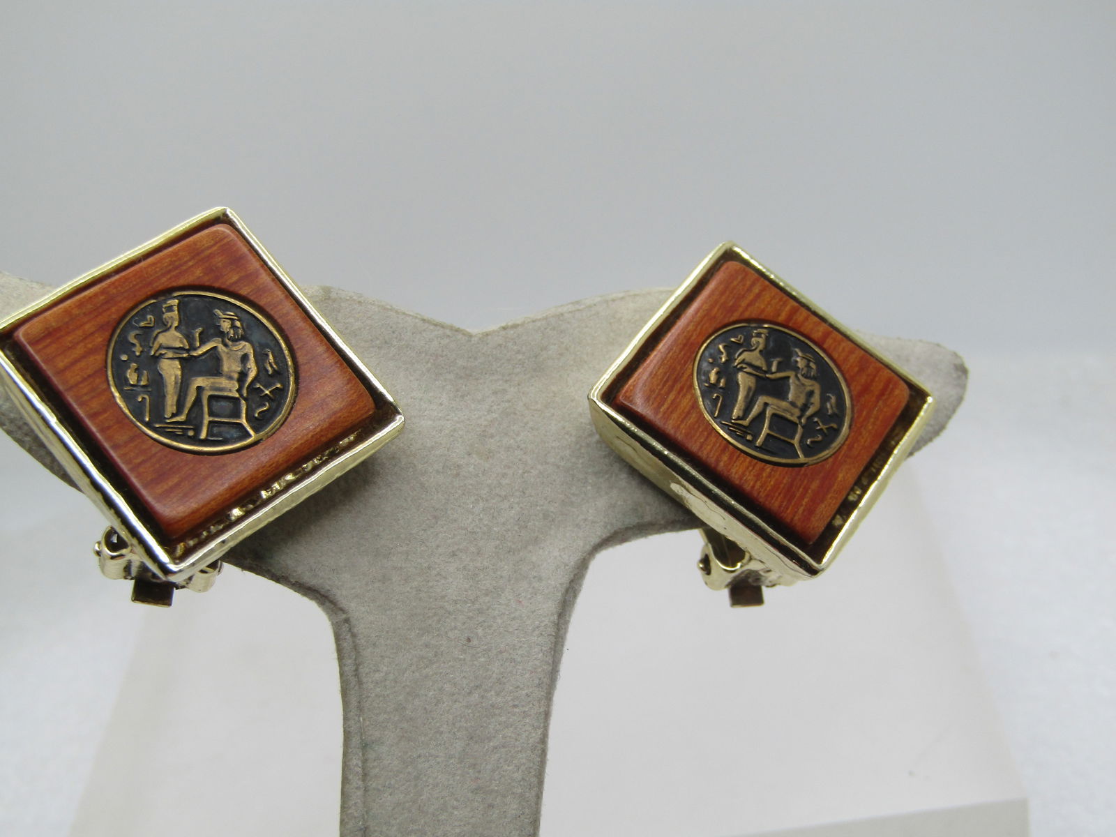 Vintage Egyptian Themed Earrings, 1960's - 4