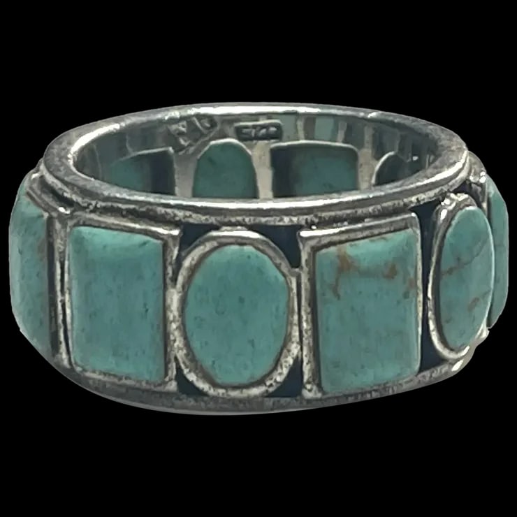 Estate Sterling Silver Turquoise Eternity Band: Title: Estate Sterling Silver Turquoise Eternity Band Description: Estate Sterling Silver Turquoise Eternity BandSterling Silver, TurquoiseWeighs 7.7 gramsSize 6Good Condition, Please refer to the pic