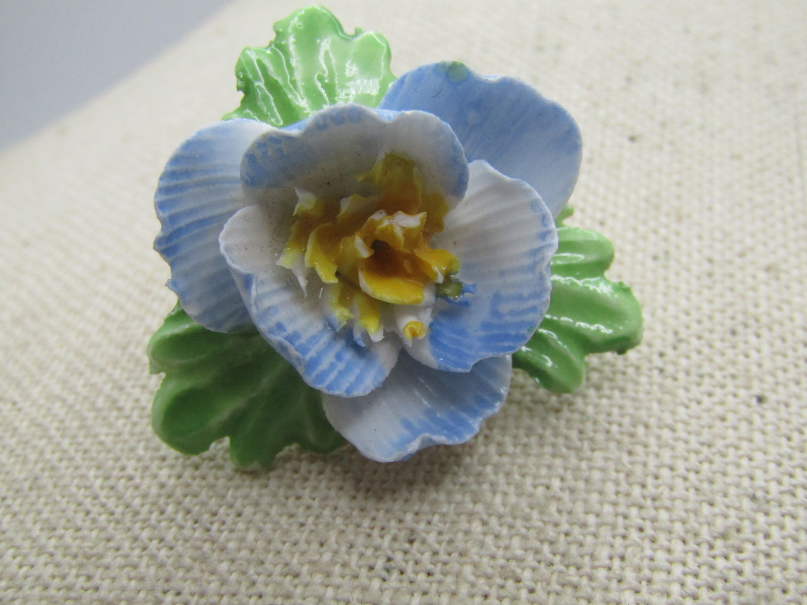 Vintage Painted Porcelain Floral Brooch, England, 1960's-1970's (1 of 7)