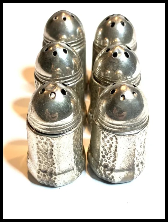 Vintage S.C.S. Co. Hammered Sterling Silver Mini Salt and Pepper Shakers in Original Presentation - 4