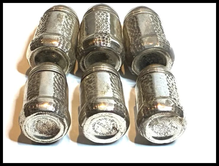 Vintage S.C.S. Co. Hammered Sterling Silver Mini Salt and Pepper Shakers in Original Presentation - 7