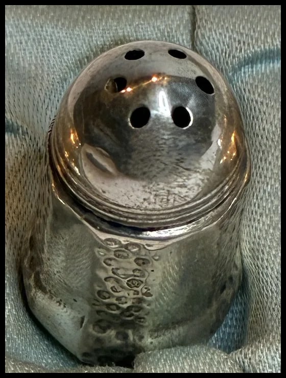 Vintage S.C.S. Co. Hammered Sterling Silver Mini Salt and Pepper Shakers in Original Presentation - 8