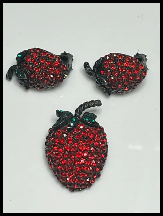 Vintage Weiss Strawberry Brooch and Clip Earring Set - 2