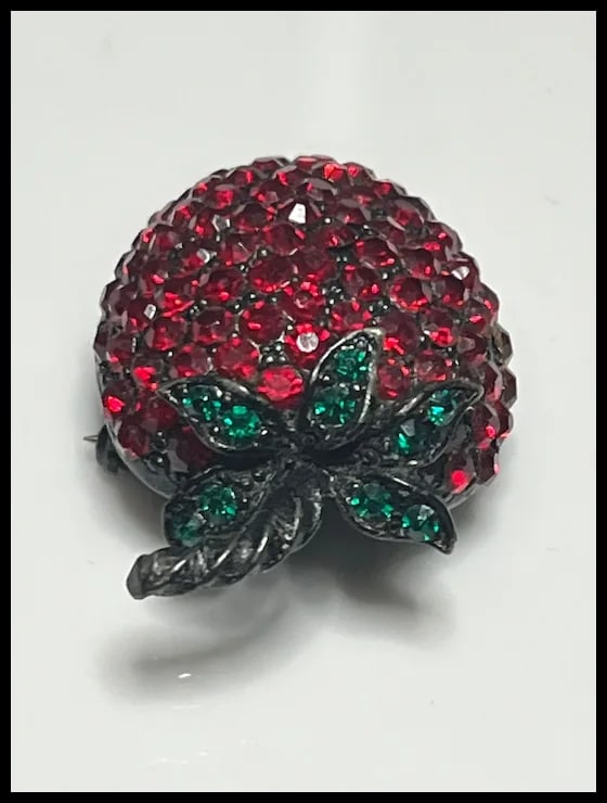 Vintage Weiss Strawberry Brooch and Clip Earring Set - 3