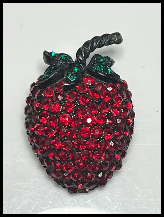 Vintage Weiss Strawberry Brooch and Clip Earring Set - 5