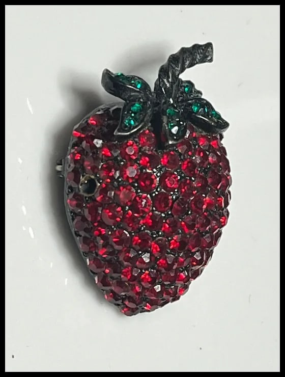 Vintage Weiss Strawberry Brooch and Clip Earring Set - 6
