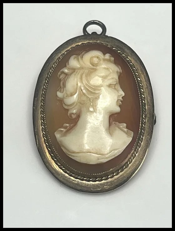 Vintage WRF Gold Fill Cameo Brooch/ Pendant - 2