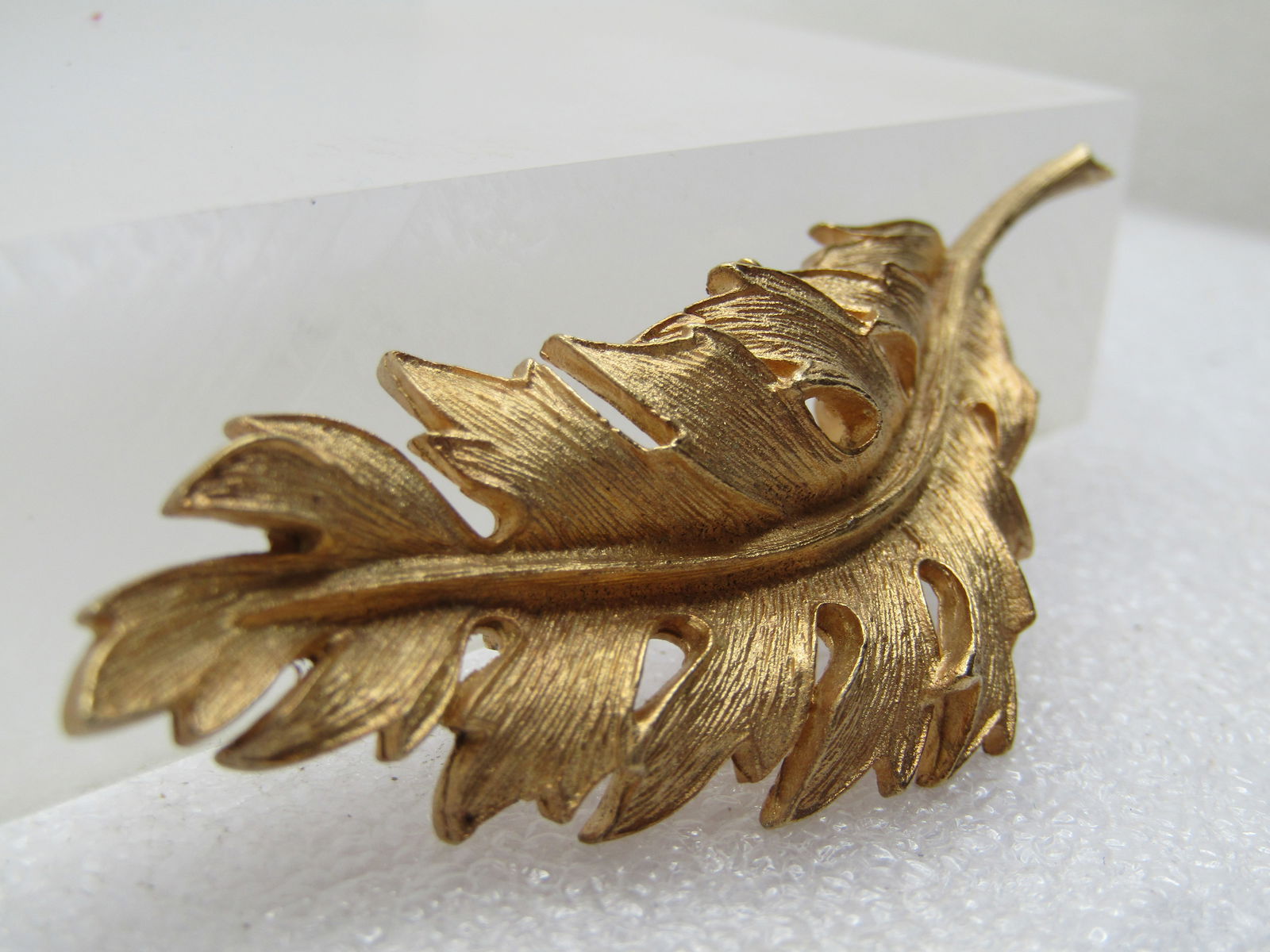 Vintage Coro 1961 Leaf Brooch, 3", Gold Tone - 2