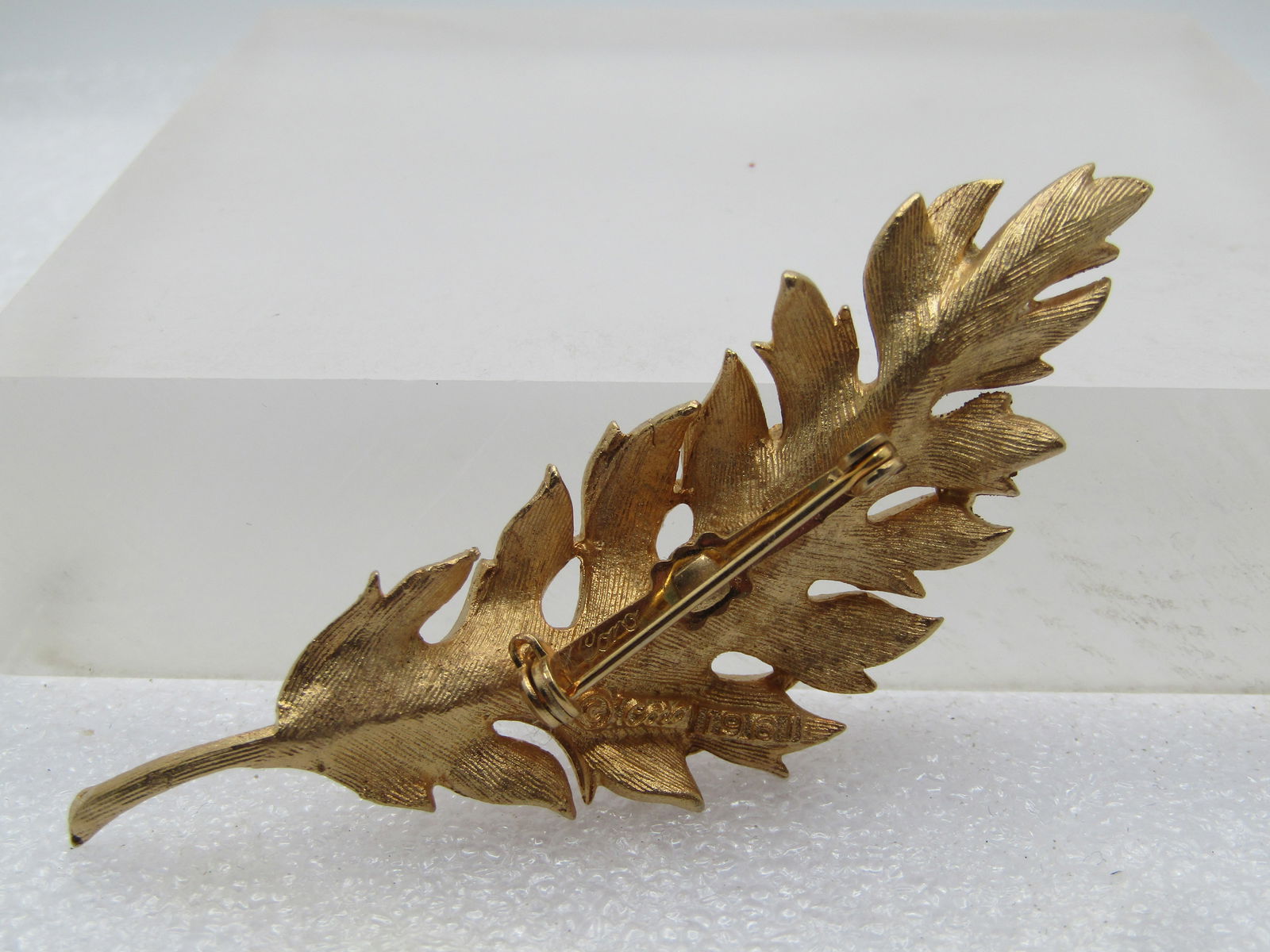 Vintage Coro 1961 Leaf Brooch, 3", Gold Tone - 4