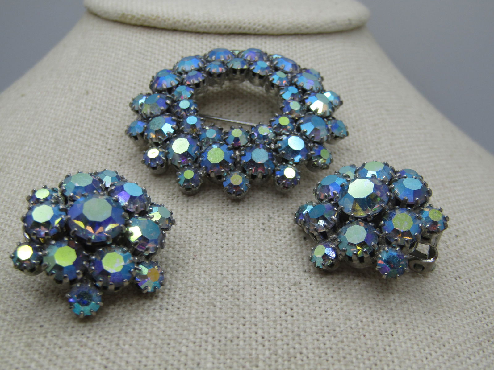 Vintage Peacock Aurora Borealis Rhinestones Brooch & Earrings, Clip, 1960's (1 of 5)