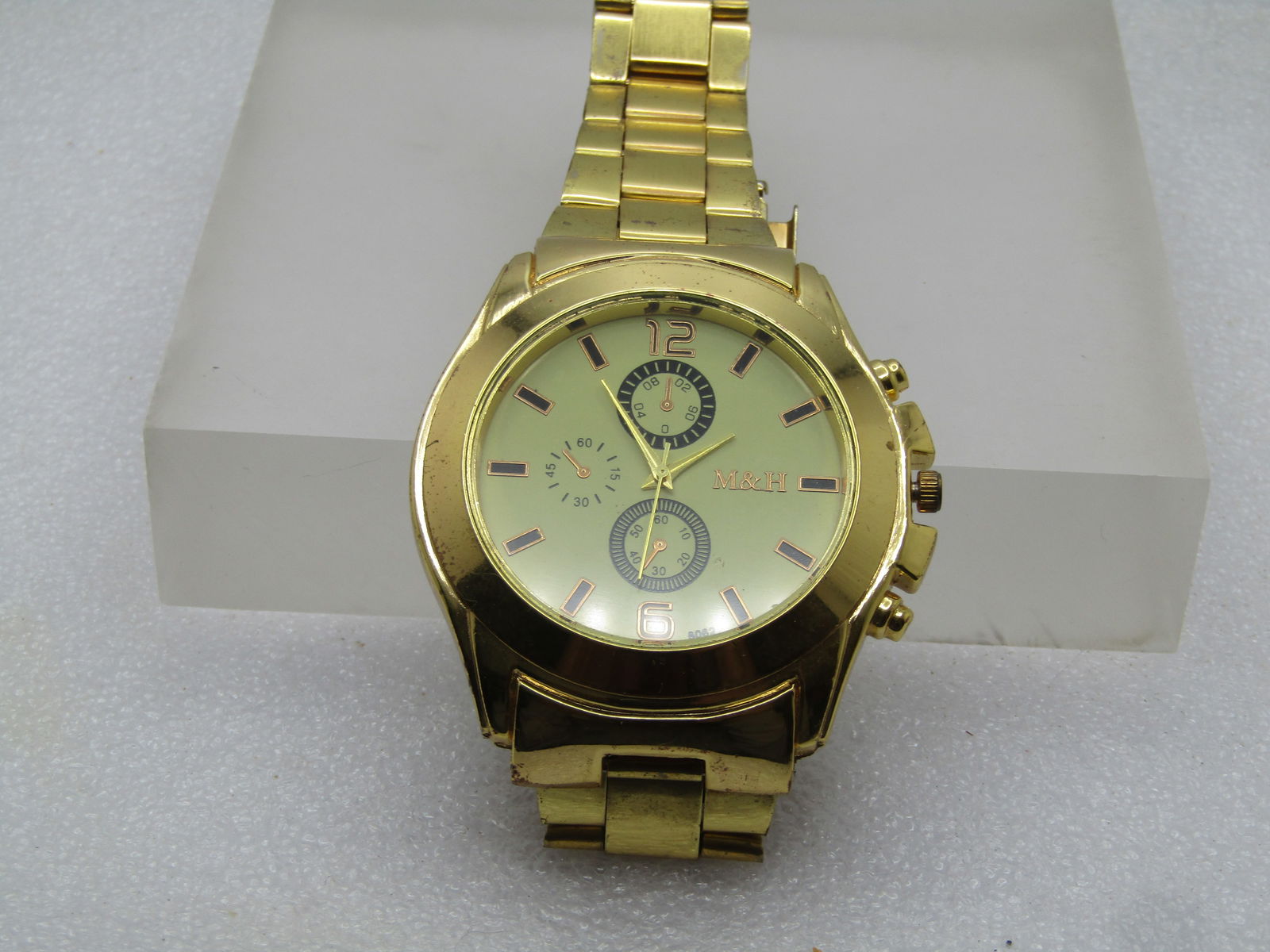 Men's M&H Wrist Watch, Model 8062, Works. New Battery (1 of 7)