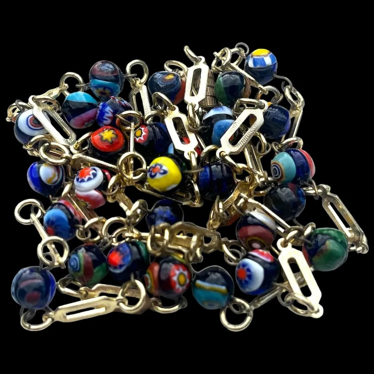 Vintage Italian Porcelian Bead Venetian Murano Necklace: Title: Vintage Italian Porcelian Bead Venetian Murano Necklace Description: Vintage Italian Porcelian Bead Venetian Murano NecklaceHallmarked: No Hallmark SeenWeighs: 30 gramsMeasures Approx: 42