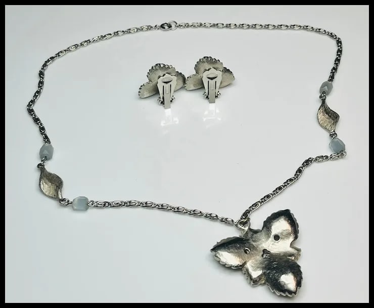 Vintage Ornate Chain Flower Necklace and Earring Set - 3