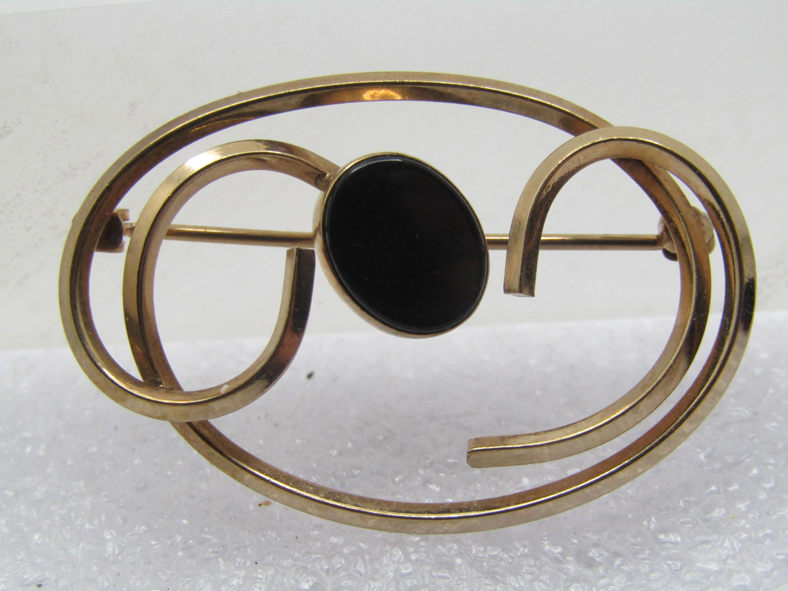 Vintage 12kt G.F. Onyx Scrolled Brooch, 1960's (1 of 4)