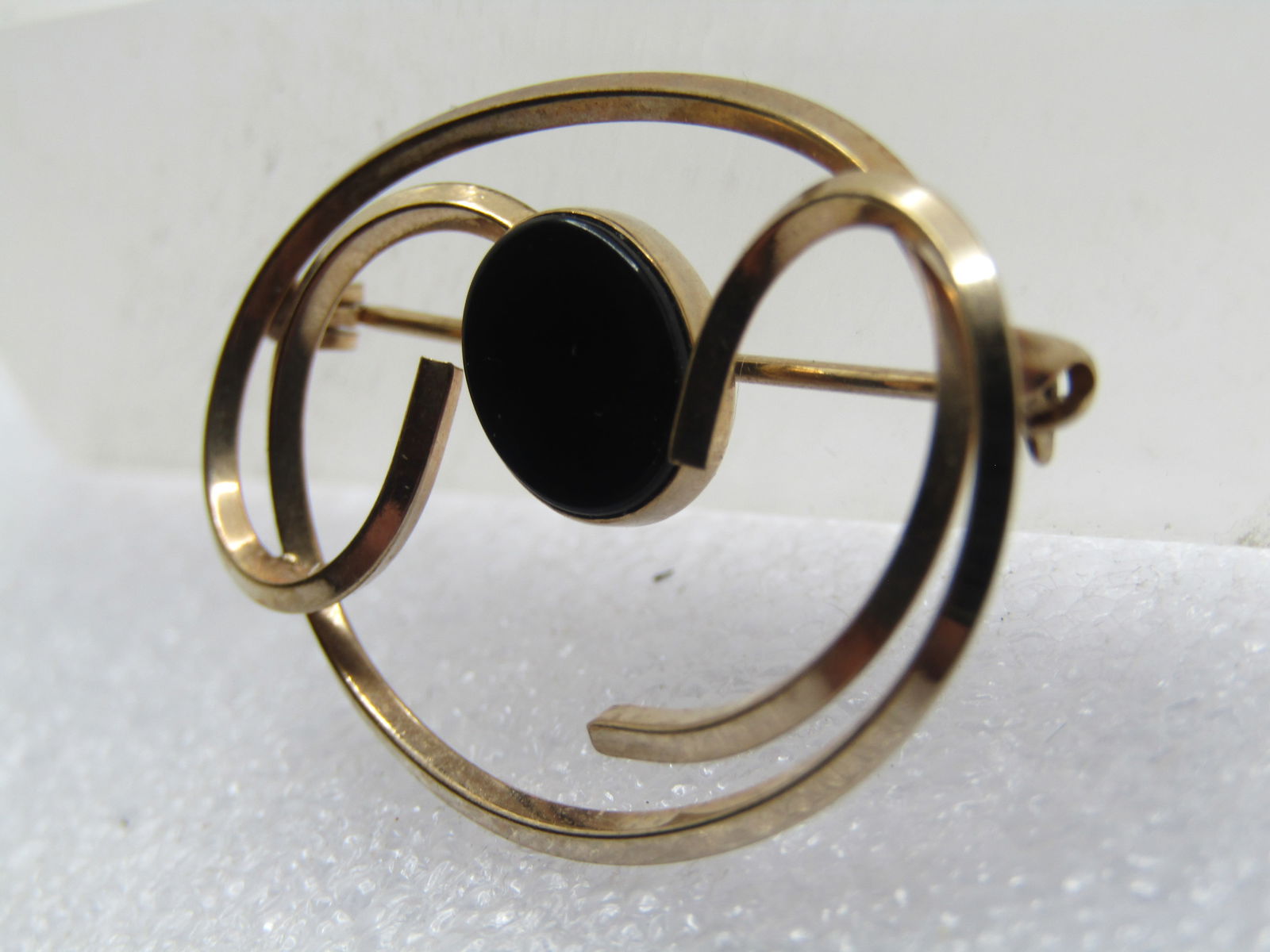 Vintage 12kt G.F. Onyx Scrolled Brooch, 1960's - 2