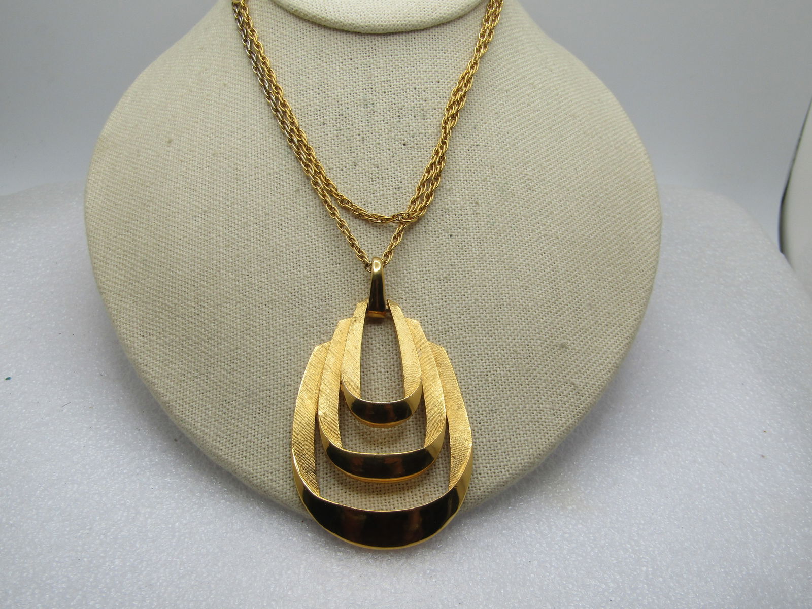 Vintage Crown Trifari Looped Pendant Necklace, 28", 1960's-1970's - 3