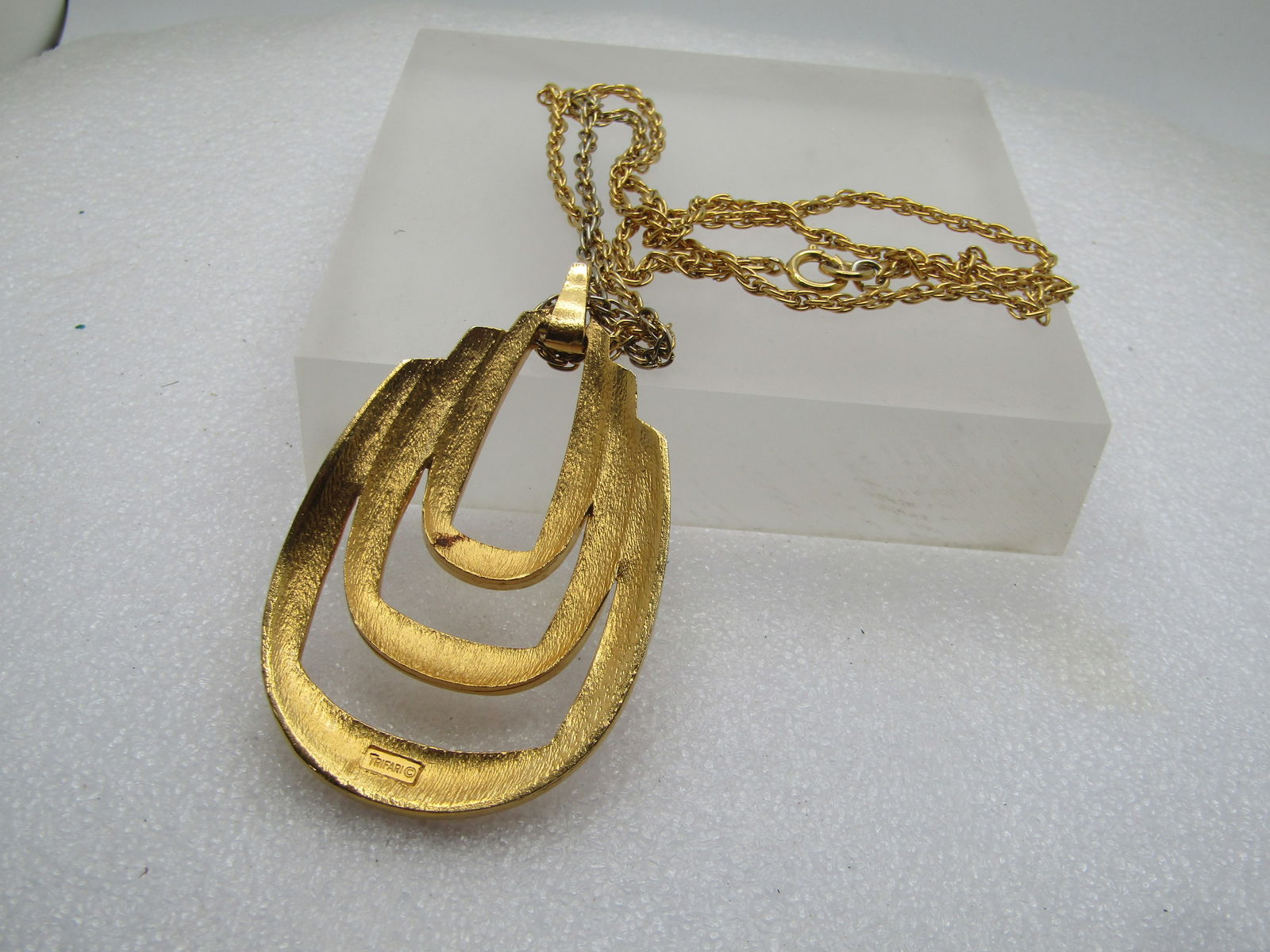 Vintage Crown Trifari Looped Pendant Necklace, 28", 1960's-1970's - 6