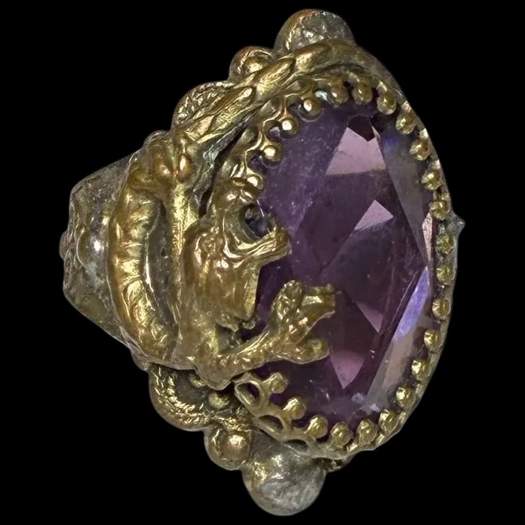 Vintage Ornate Purple Statement Dragon Ring: Title: Vintage Ornate Purple Statement Dragon Ring Description: Vintage Ornate Purple Statement Dragon Ring Hallmarked: No Hallmark Seen, Brass Type finish with silver color underneath Weighs: 8.3 gra