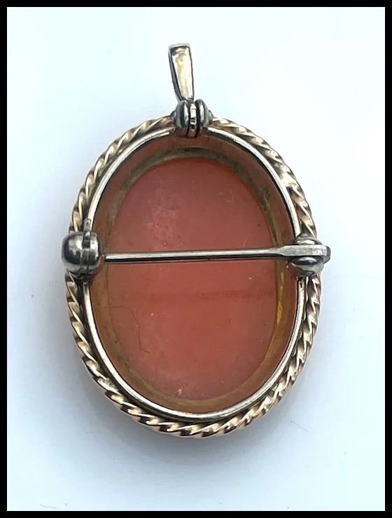 Vintage Gold Tone Shell Cameo Brooch/ Retractable Pendant - 5