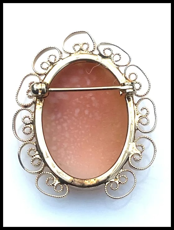 Vintage Ornate Gold Tone Shell Cameo Brooch - 6