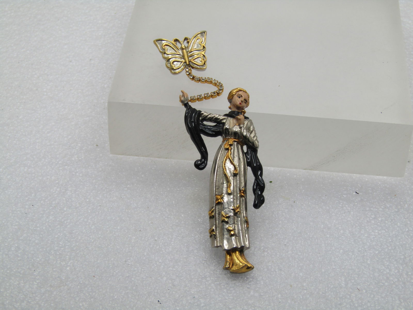 Vintage Erte Opera Lady Butterfly Lady Brooch, Franklin Mint 1990. - 4