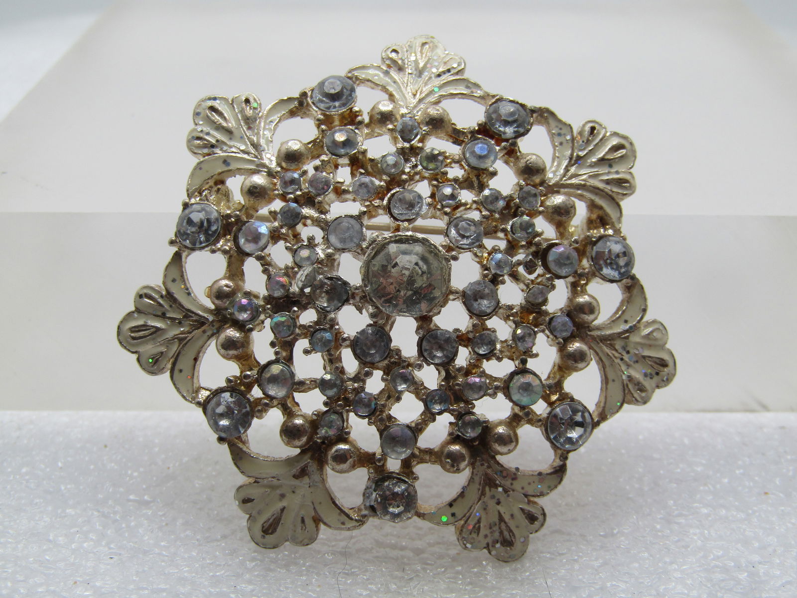 Vintage White Enameled & Rhinestone Brooch/Pendant , Blossomish. 1980's (1 of 6)