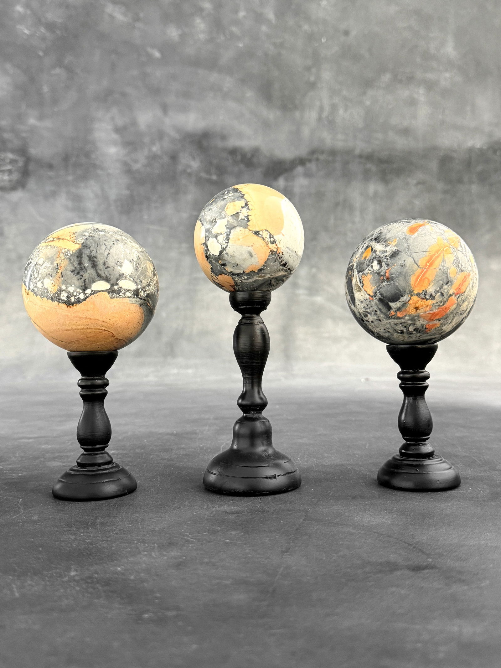 Beautiful set of 3 Maligano Jasper spheres with stands (1 of 10)
