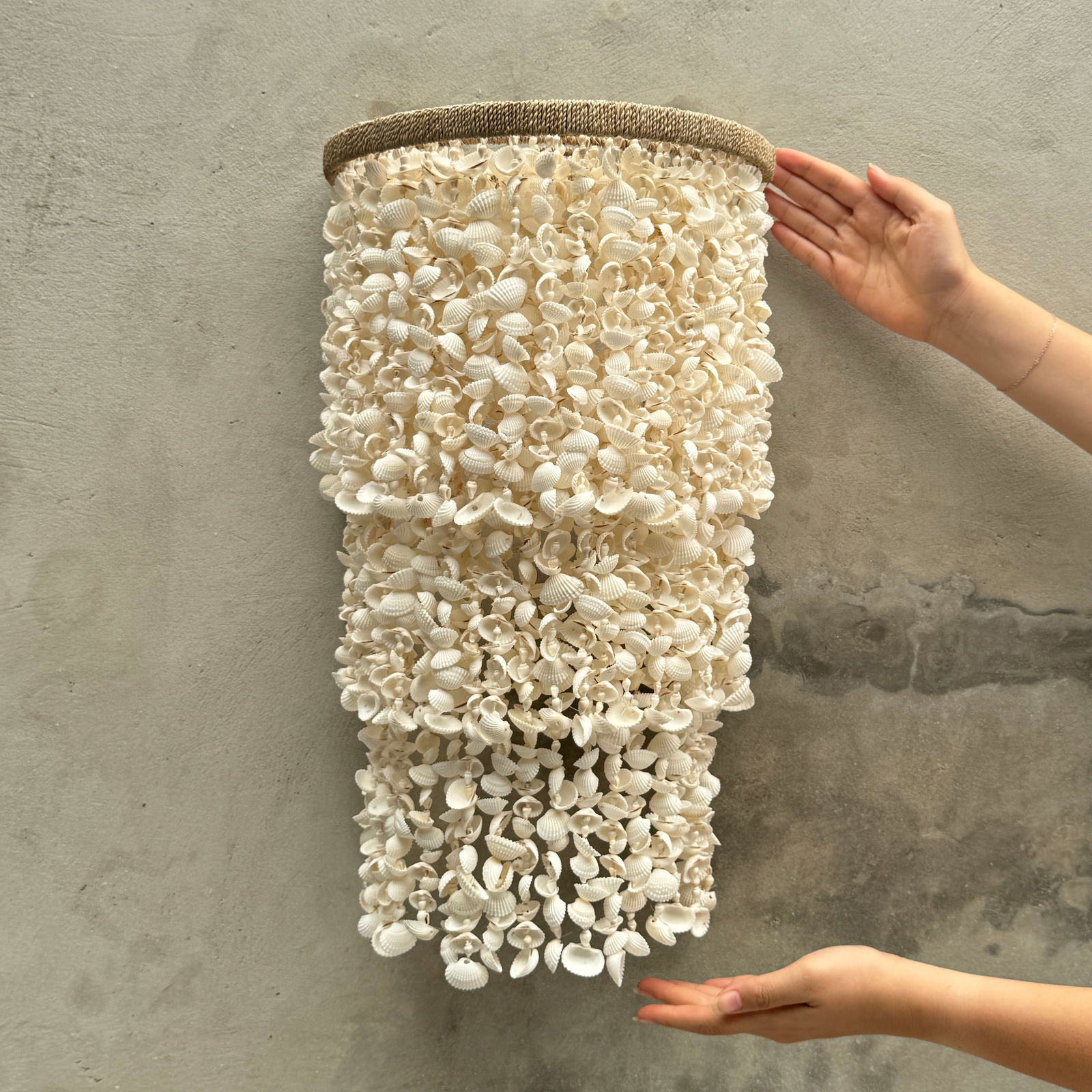 Stunning wall-mounted shell lamp (1 of 10)