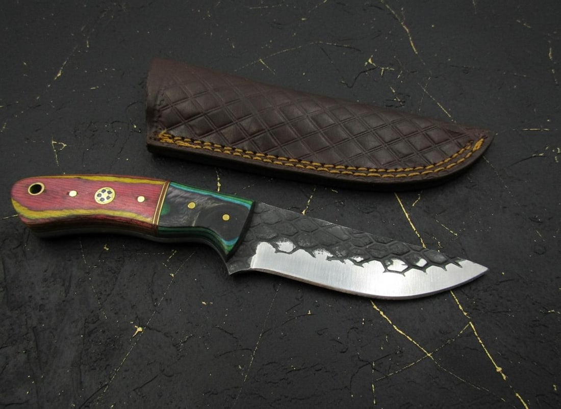 Hand Forged 8" Damascus Steel Hunting Knife, Full Tang with Leather Handle & Sheath: Title:Hand Forged 8" Damascus Steel Hunting Knife, Full Tang with Leather Handle & SheathDescription:Discover this expertly hand-forged Damascus steel knife, a versatile and reliable tool designed