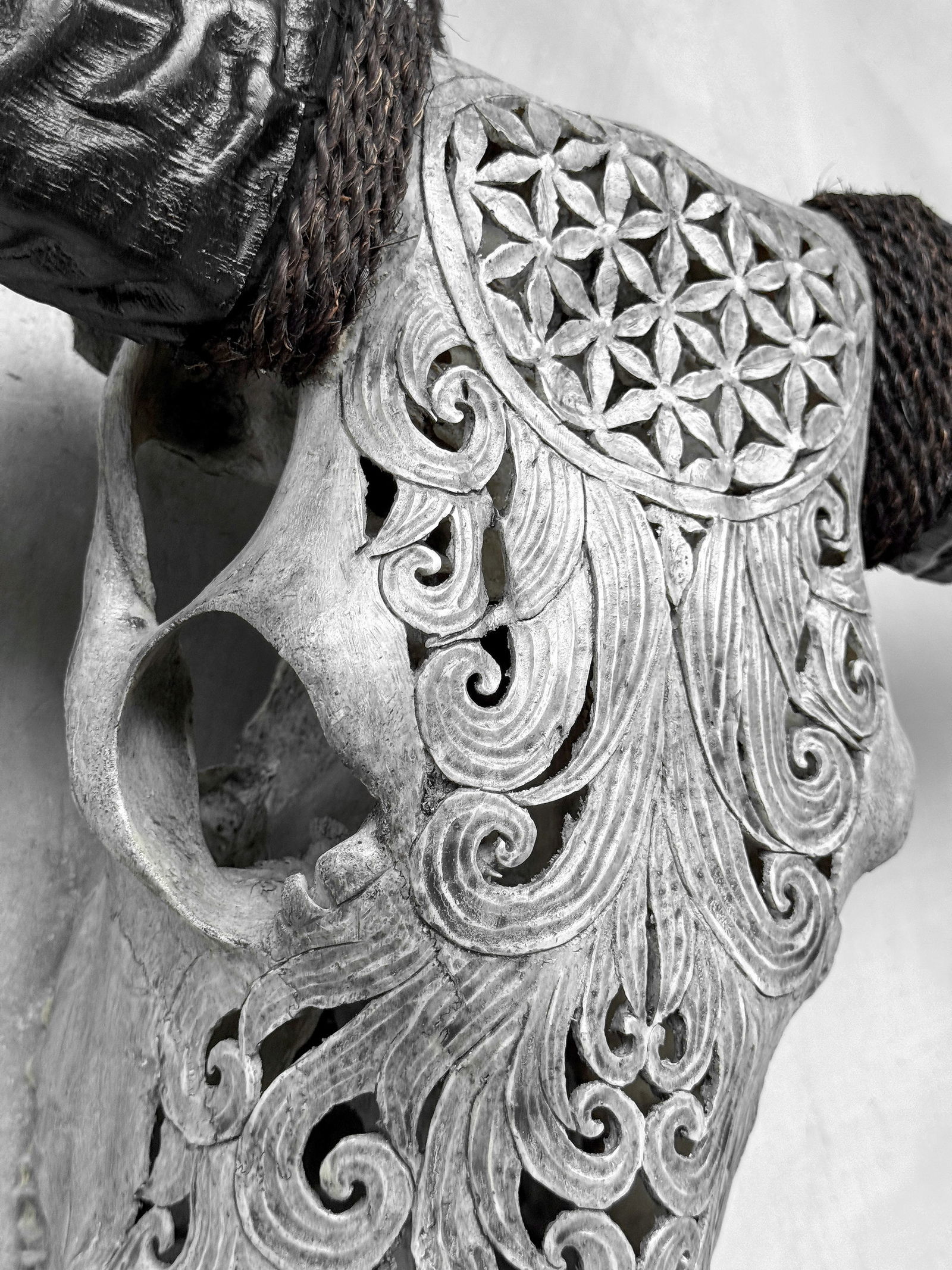 Grey buffalo skull - Flower of life motif - 6