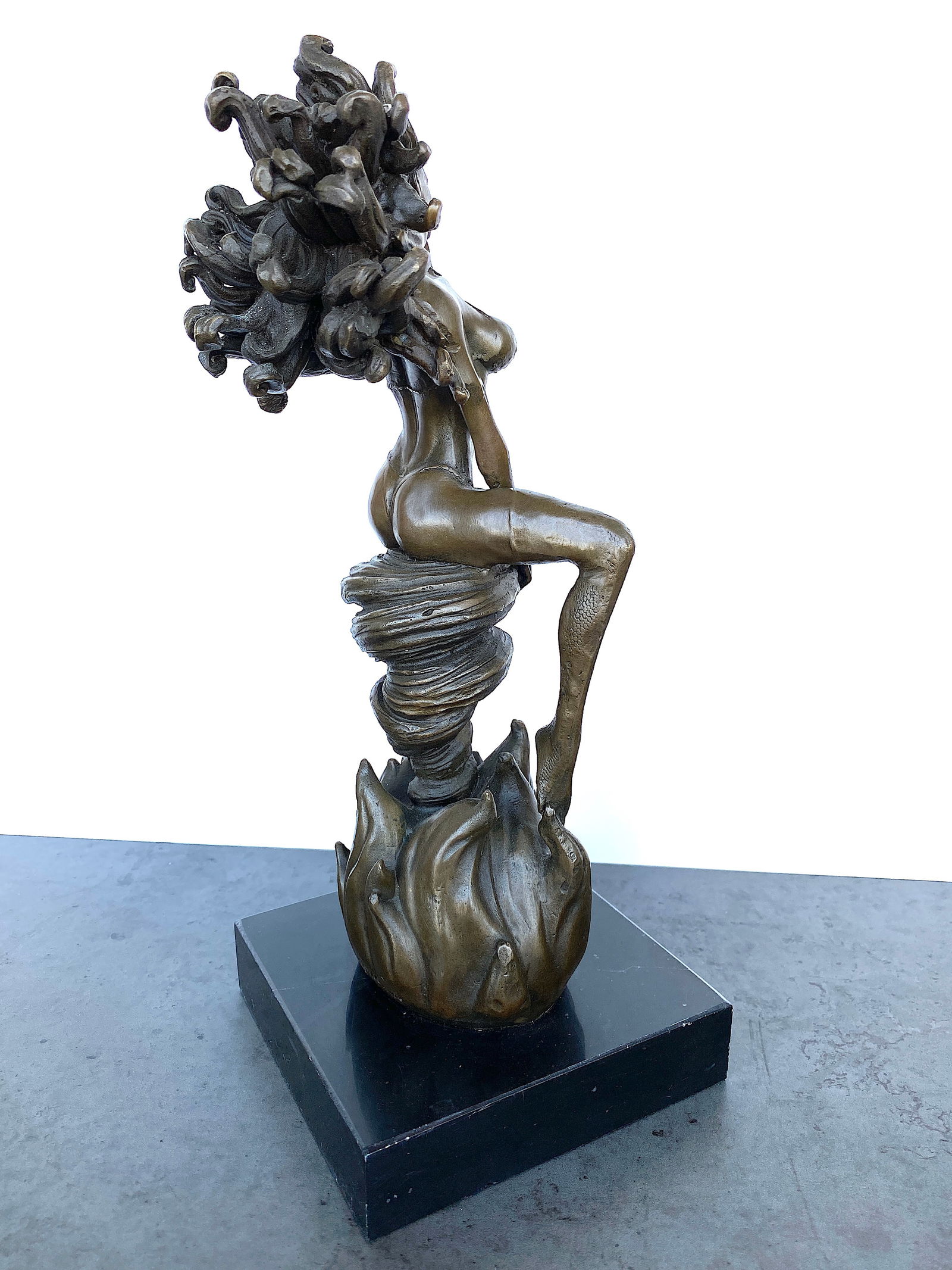 sign. Bronze Medusa on marble base - 5