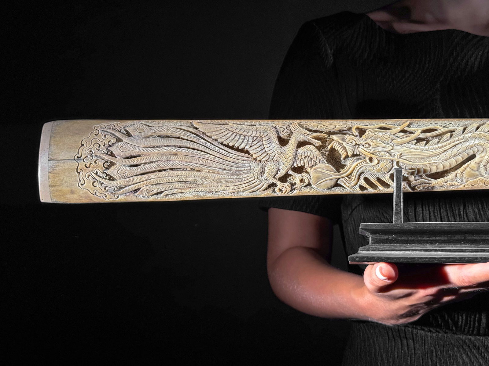 Impressive engraved swordfish rostrum - Dragon Phoenix motif - 10