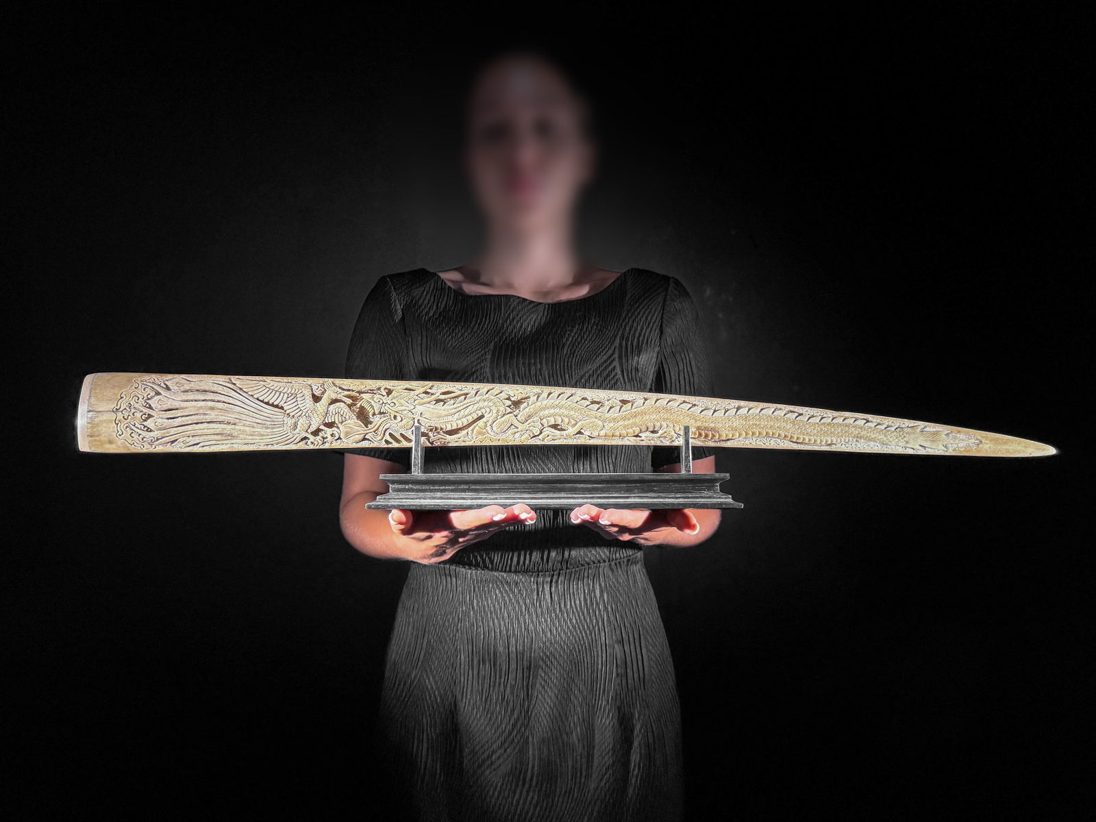 Impressive engraved swordfish rostrum - Dragon Phoenix motif (1 of 10)