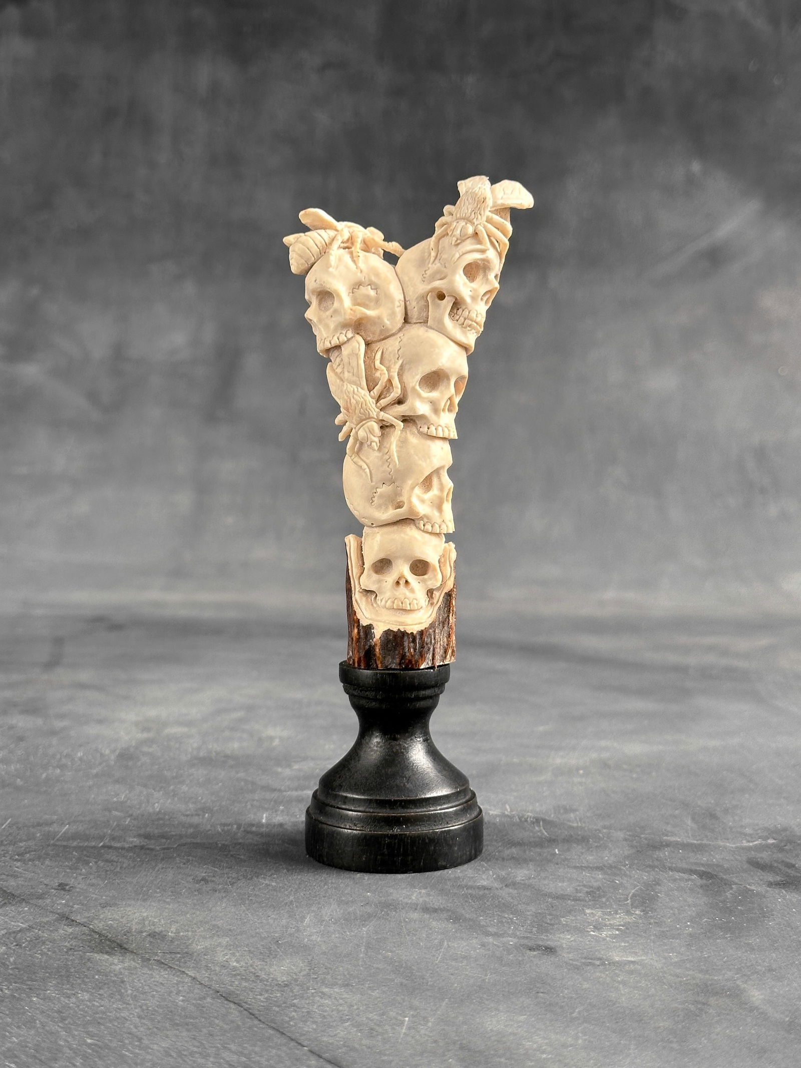 Stunning carved piece of deer antler - Stack of skulls with flies (1 of 10)