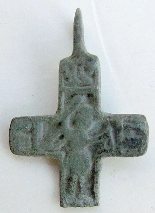 ANTIQUE 18th CENTURY RUSSIAN CHILDREN NECK CROSS icon w/ ST.NIKITA DEVIL BEATER: ANTIQUE 18th CENTURY RARE RUSSIAN CHILDREN NECK CROSS w/ ST.NIKITA DEVIL BEATER Size 3/4 by 1" PLEASE SCROLL DOWN FOR MORE PHOTOS . Reserve: $91.00 Shipping:Domestic: Flat-rate of
