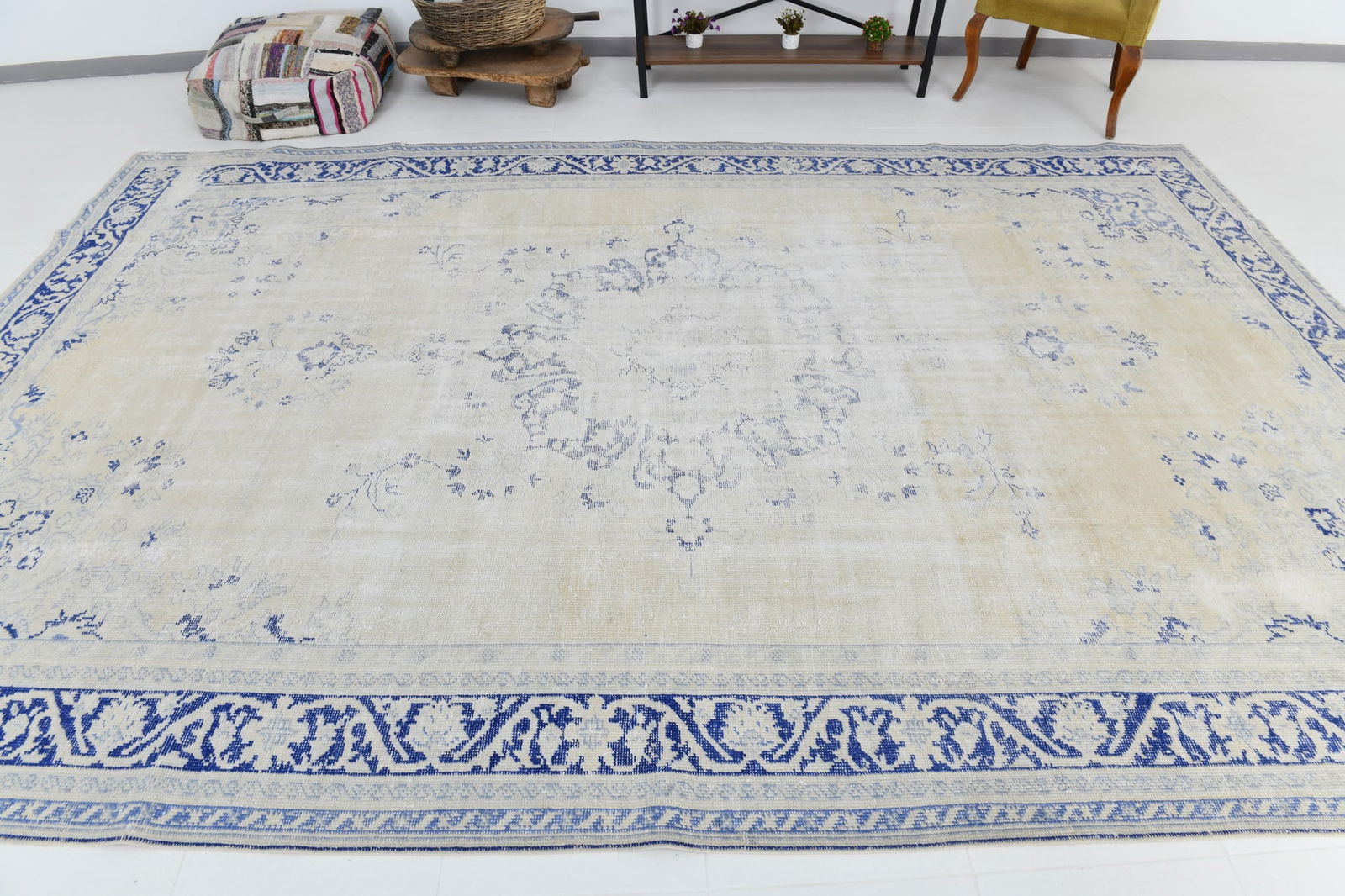 8'7'' x 12'8'' Handmade Vintage Wool Rug - 18606 - 3