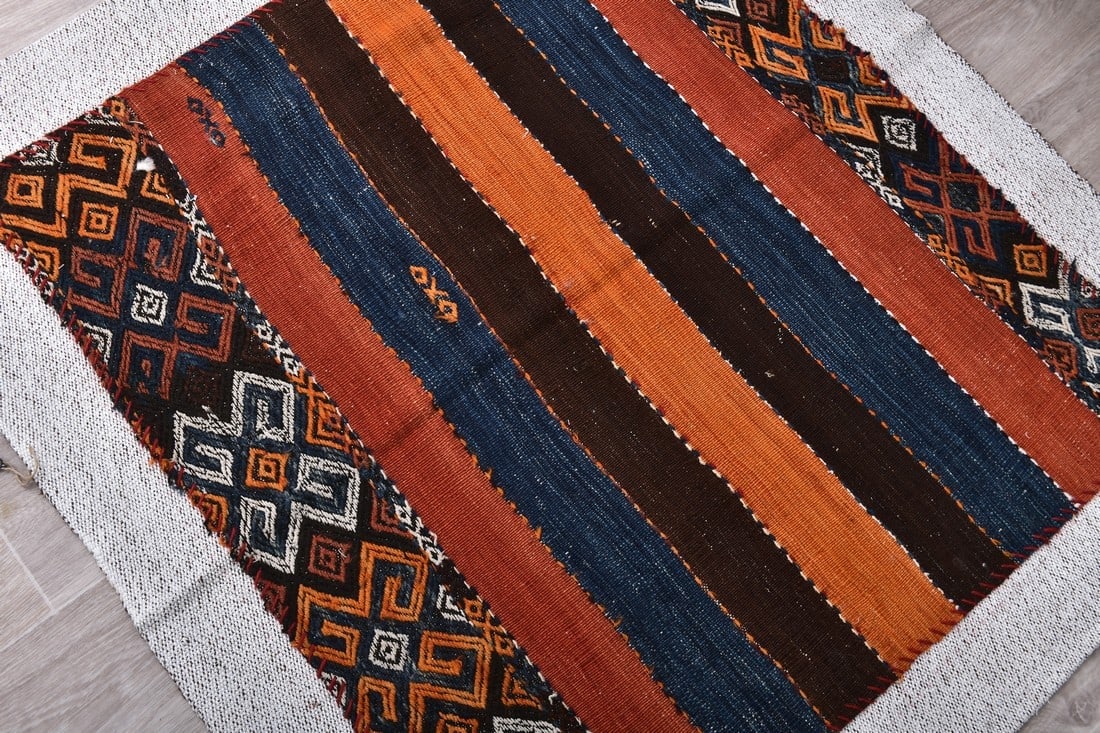 3'4'' x 3'8'' Turkish Vintage Kilim Rug - 241780 - 4