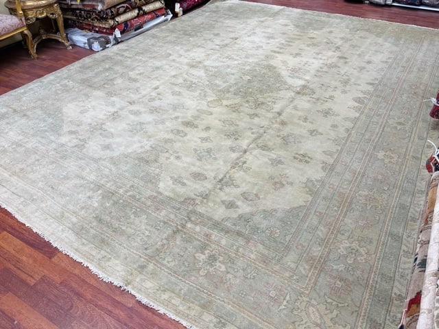 Antique Turkish Ushak rug-2475 - 2