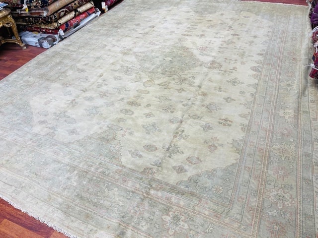 Antique Turkish Ushak rug-2475 - 4