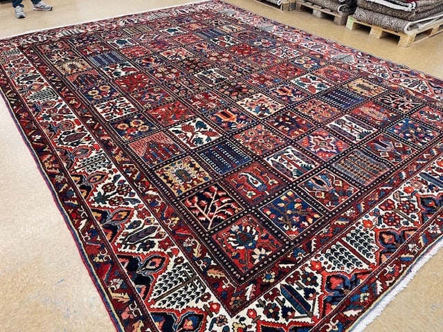 Antique Persian Garden Design Bakhtiari Rug-5205 - 2