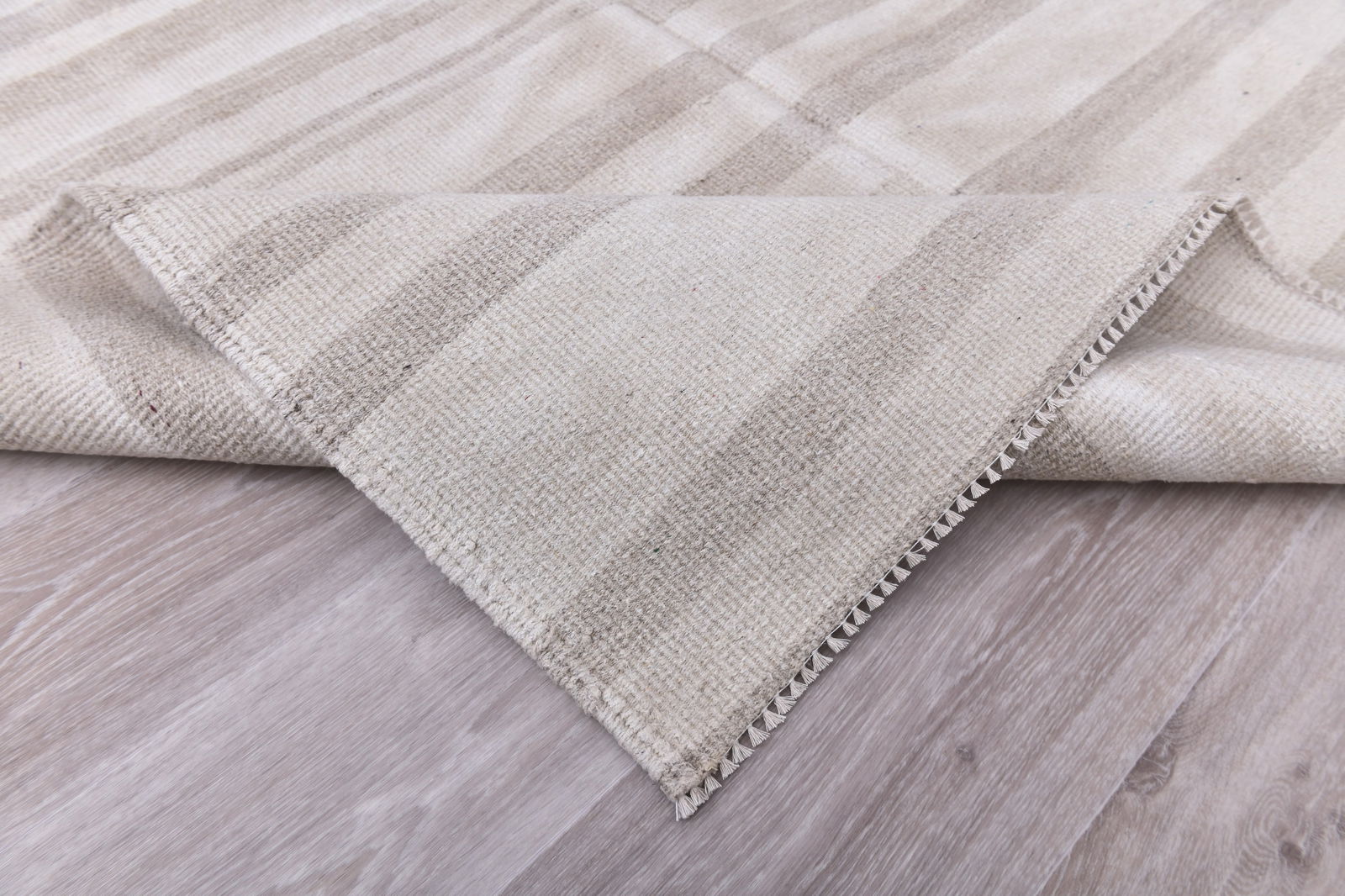 4'11'' x 7'0'' Handmade Vintage Wool Rug - 240475 - 12