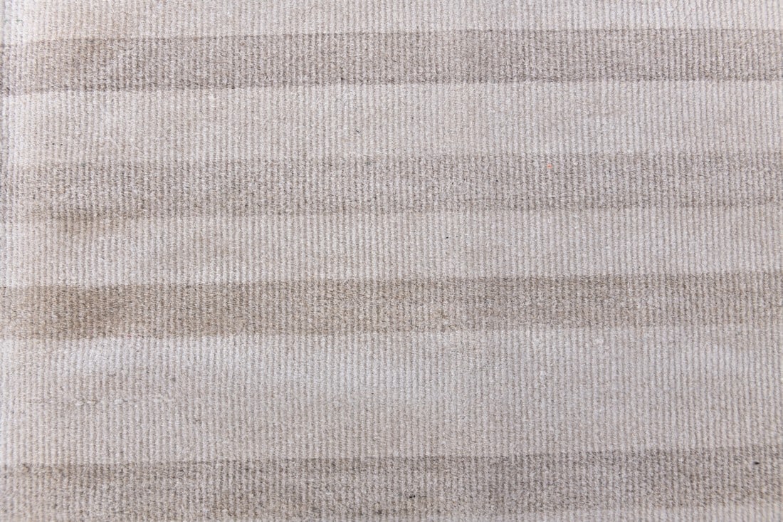 4'11'' x 7'0'' Handmade Vintage Wool Rug - 240475 - 5