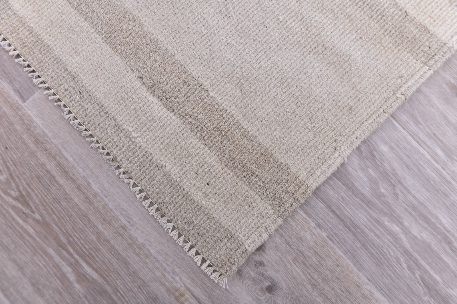 4'11'' x 7'0'' Handmade Vintage Wool Rug - 240475 - 7