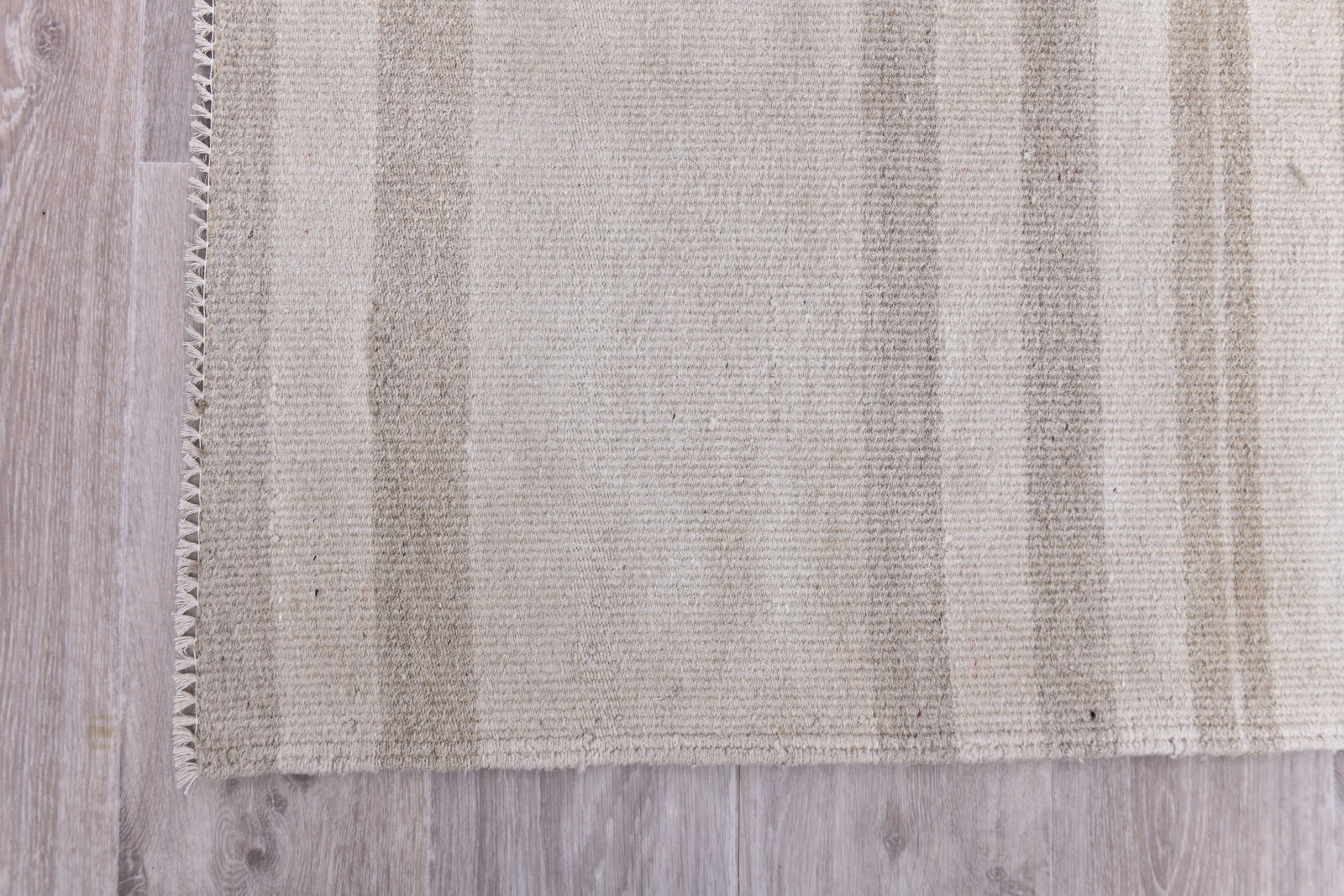 4'11'' x 7'0'' Handmade Vintage Wool Rug - 240475 - 8