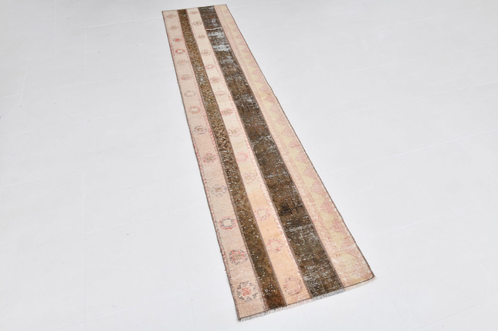 1'10'' x 8'8'' Handmade Vintage Wool Rug - 21417 - 4